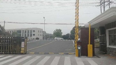 工廠車牌識(shí)別系統(tǒng)率低怎么解決？